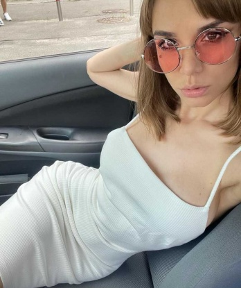 Я знаю, как доставить настоящее наслаждение и расслабление. Я опытная индивидуалка, которая сделает все возможное, чтобы ты почувствовал себя особенным. В Москве окрыленные ждут тебя эротические приключения. Посмотри мои фото, прочитай отзывы и дай себе шанс настоящего удовольствия! 😘💋 12499, 25 лет